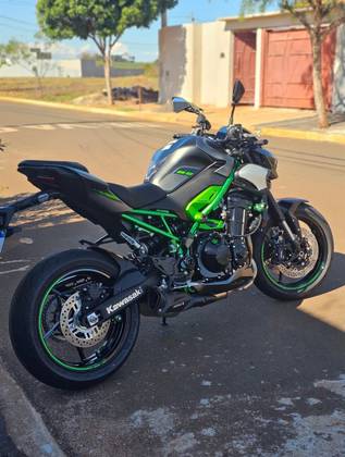 KAWASAKI Z900 KAWASAKI Z900
